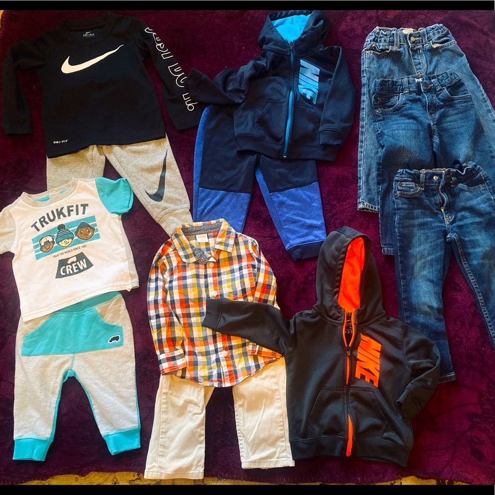 4 outfits, one Nike jacket, 3 pairs of dark denim jeans. All EUC, no stains!
